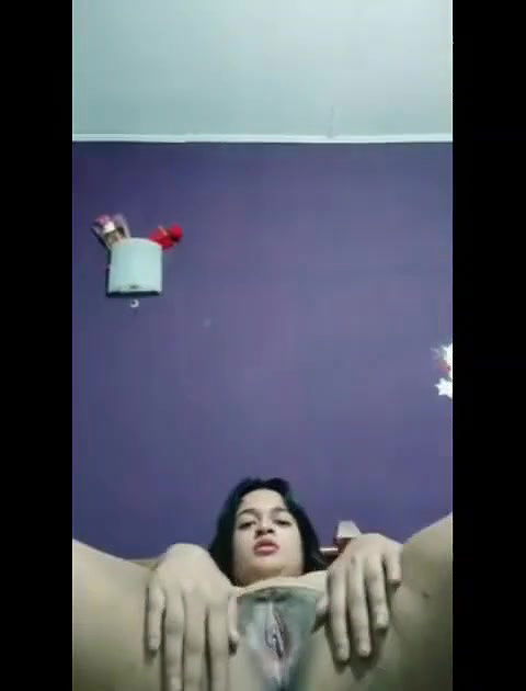 cute girl nude show