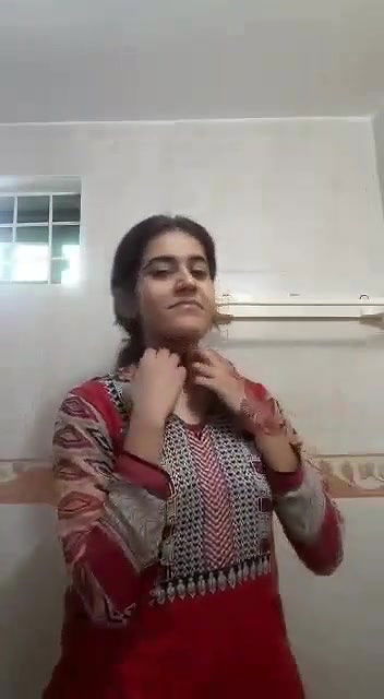 shalwar kholke chuche dikhayi