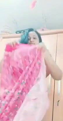 gori ladki ne nangi video banayi