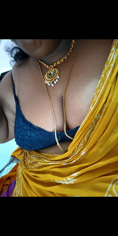 Hot yellow saree aunty boobs
