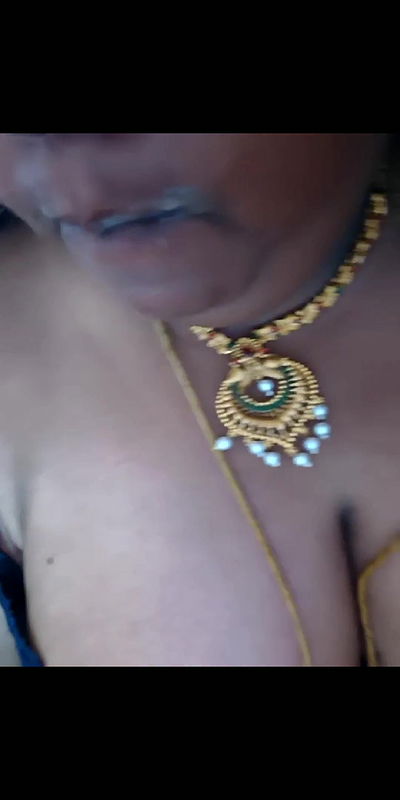 Hot yellow saree aunty boobs