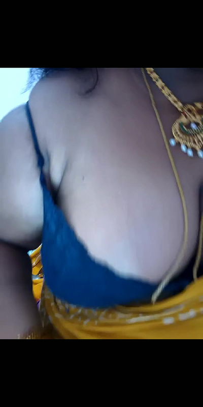 Hot yellow saree aunty boobs