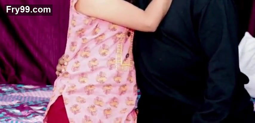 Desi bhabhi fucked by her friend in bedroom