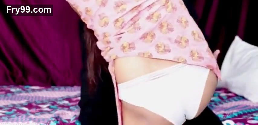 Desi bhabhi fucked by her friend in bedroom