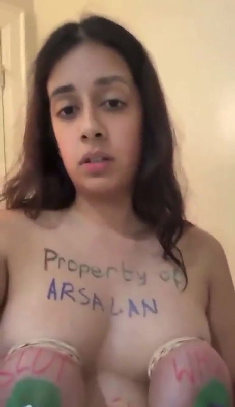 beautiful girl nude show drink toilet water