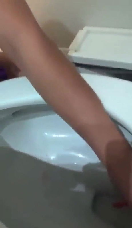 beautiful girl nude show drink toilet water