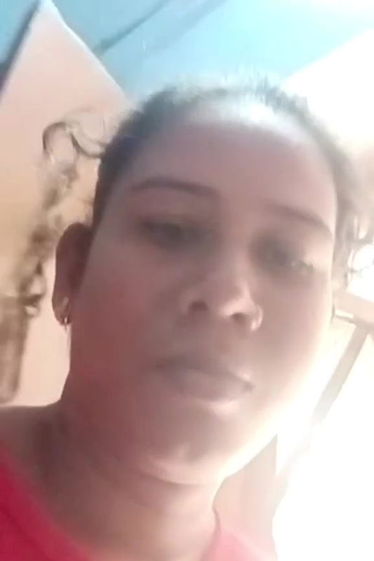 boobs showing sexy aunty