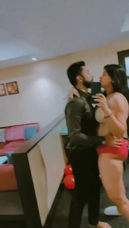 chubby girl romance with lover