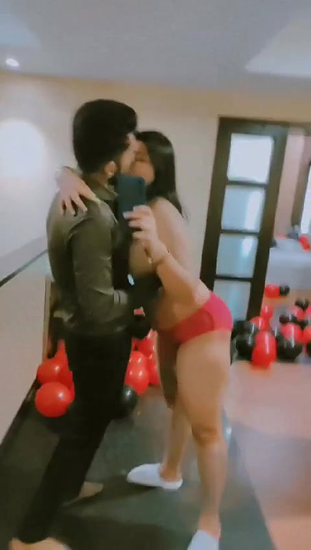 chubby girl romance with lover