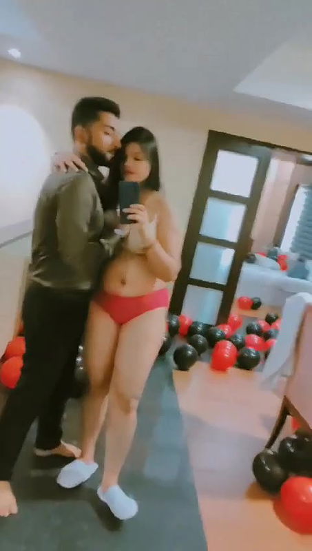 chubby girl romance with lover