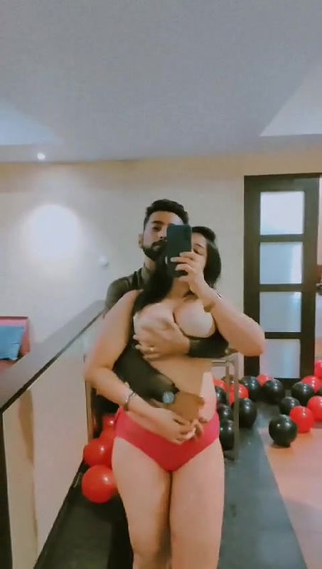 chubby girl romance with lover