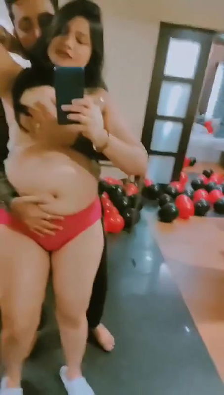 chubby girl romance with lover