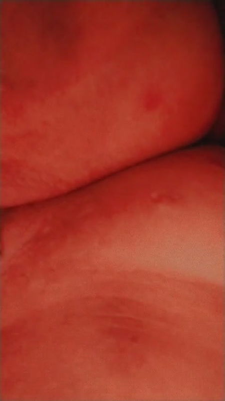 chubby orange pussy show