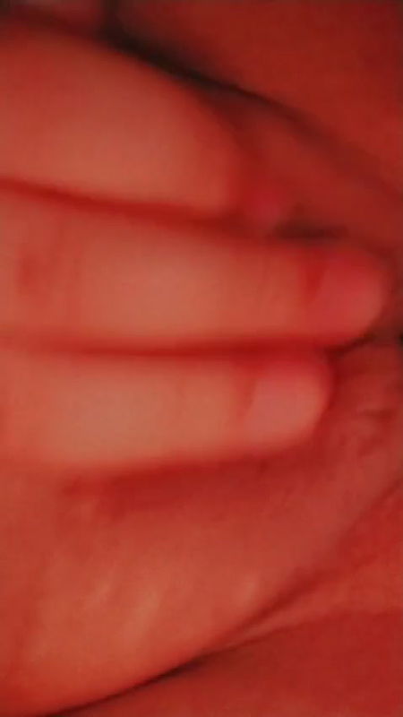 chubby orange pussy show