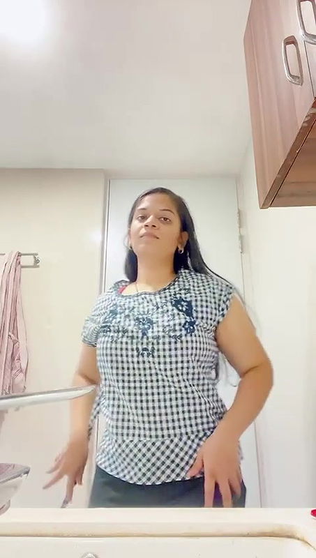 cute girl remove tshirt