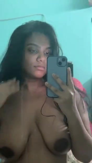 indian girl playing her boobs