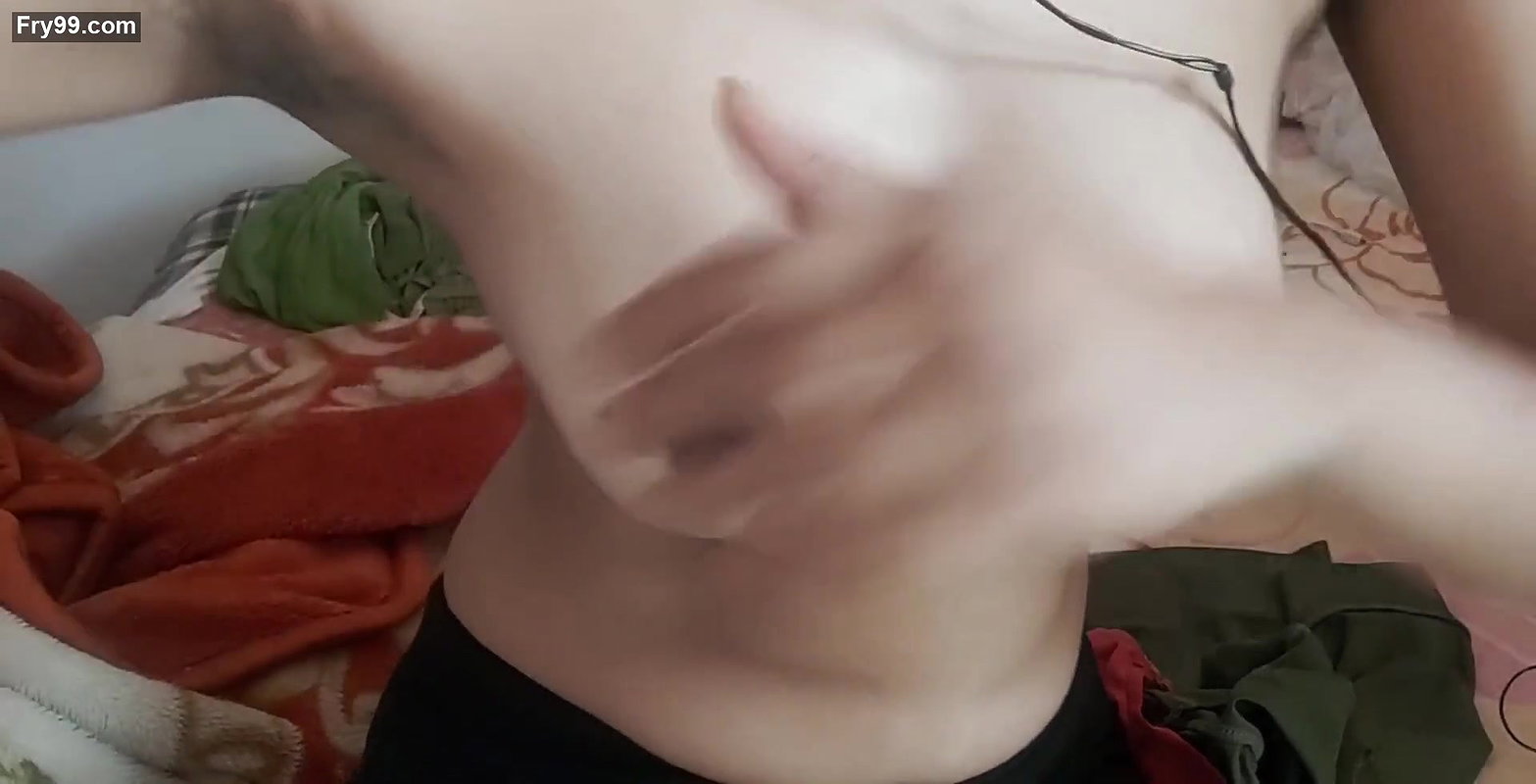 Indian girl t shirt open boobs