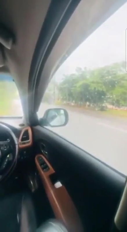 slim mallu girl fucking inside car