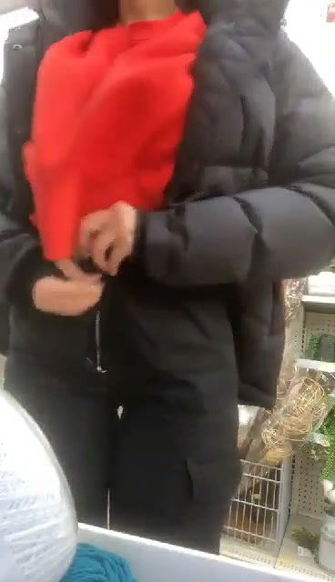 teen girl boobs and pussy show