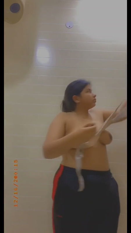 Beautiful Chubby Girl Showing Boobs