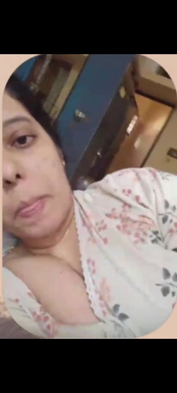 Tamil Wife Najima Showing Brown Nipple To Lover