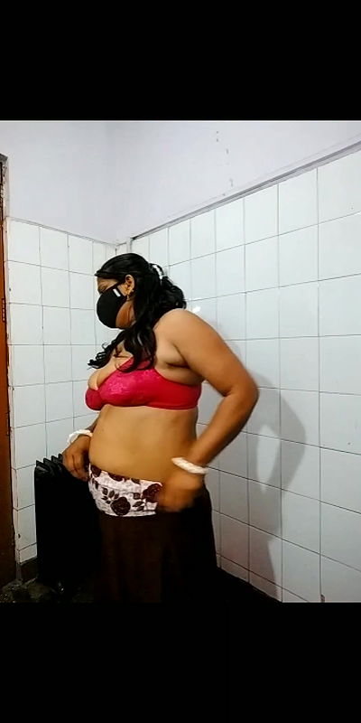 Pink bra bhabhi boobs