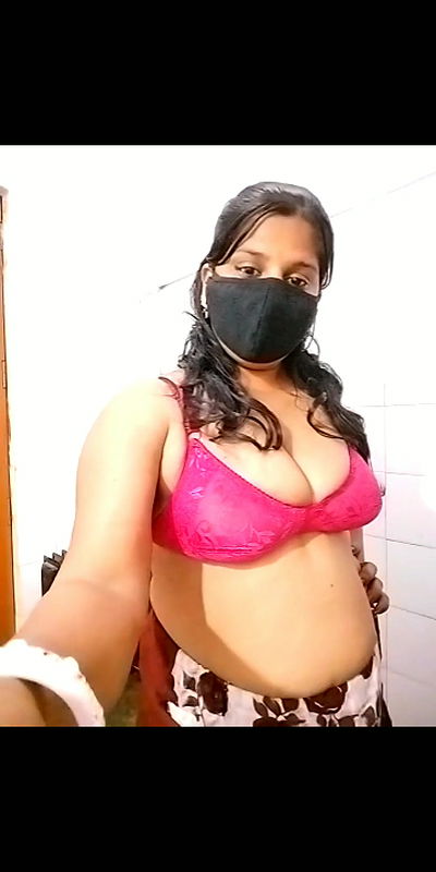 Pink bra bhabhi boobs