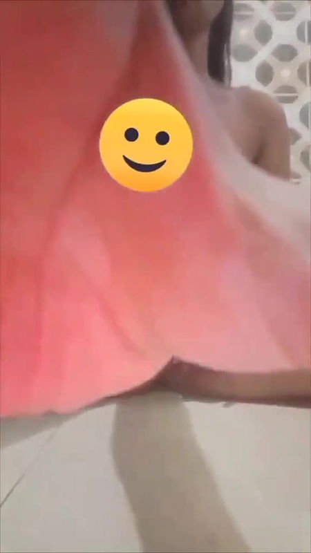 BEAUTIFUL CUTE YOUNG BANGLADESHI GF STRIPPING FINGERING IN BATHROOM