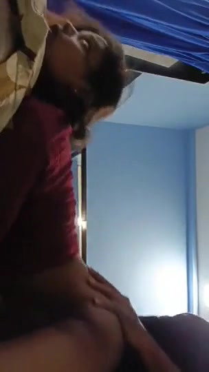 Desi girlfriend Ko Lund Chusa Chusa Kar Uski Kaali Chut Mari