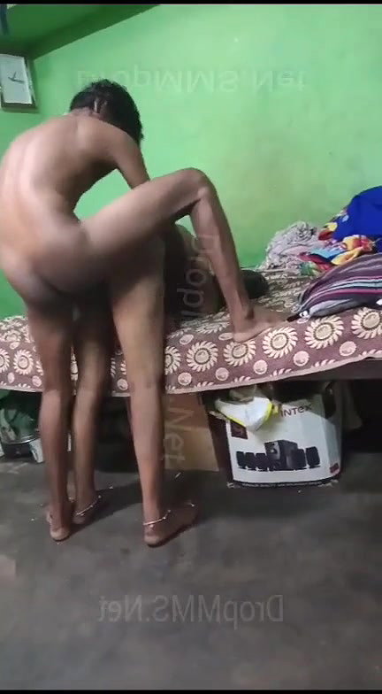 Indian Bhabhi Ko Adhi Raat Me Ghodi Bana Kar Jabarjast Pela