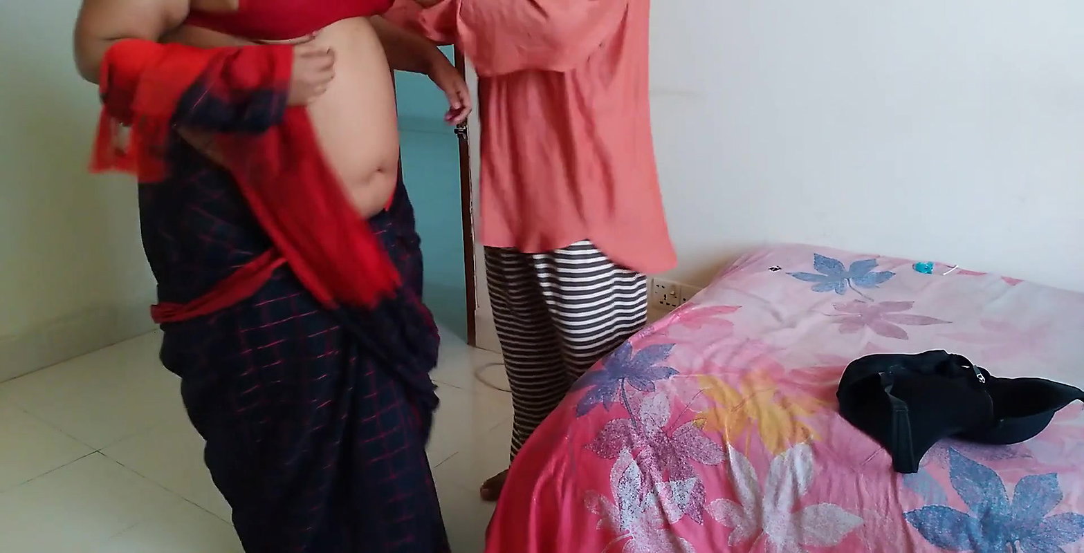 Amazon delivery man came to deliver bra and fucked Indian sexy aunty while her husband was not at home – Hindi Audio