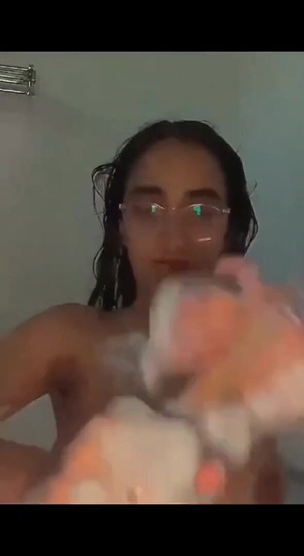 chasmish girl nude show