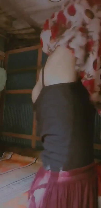 Desihub tv  Bangladeshi Beautiful Sexy Village Girl Showing