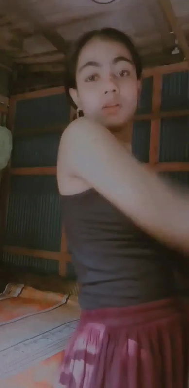 Desihub tv  Bangladeshi Beautiful Sexy Village Girl Showing