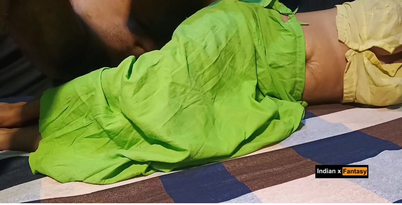 Seducing and fucked hard desi wife while sitting in peticoat and blouse