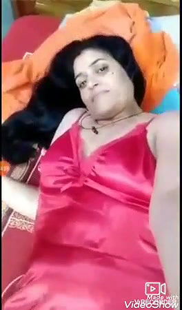 Sexy Indian mature wife goes nude for her secret lover