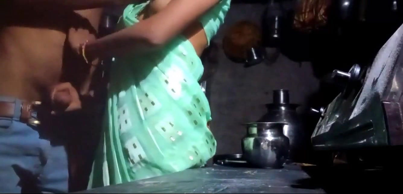 Sexy slim tight bhabhi ke Chikni chut me land fasa fasa ke khus kr diya