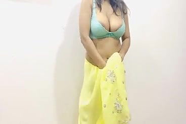 Sexy hot Indian Bhabhi sex with her husband