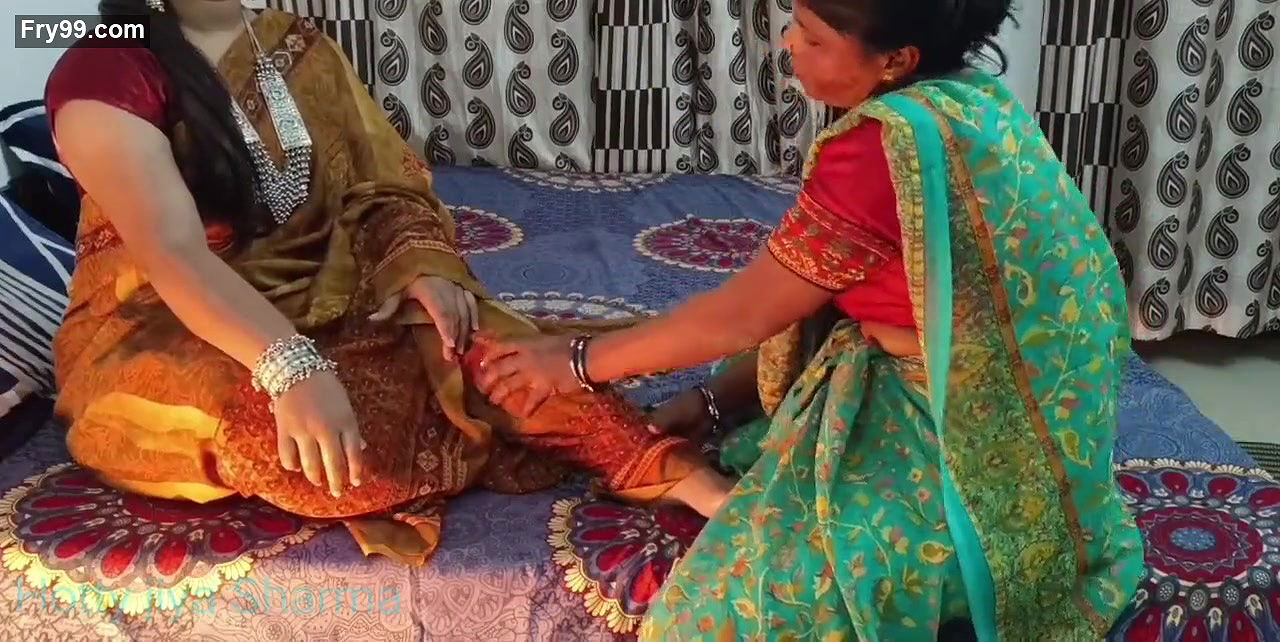 Desi Indian Porn Video – Real Desi Sex Videos Of Nokar Malkin And Mom Group Sex