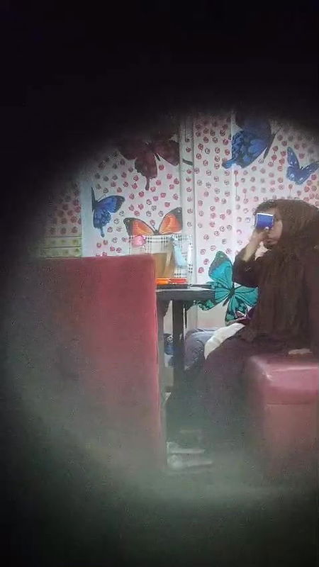 Hijabi Girl Fucking With Lover In Restaurant