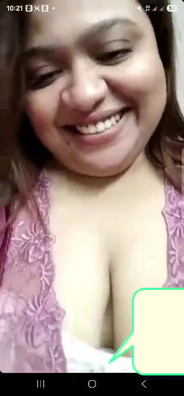 Sexy Chubby Tanker Wife Showing