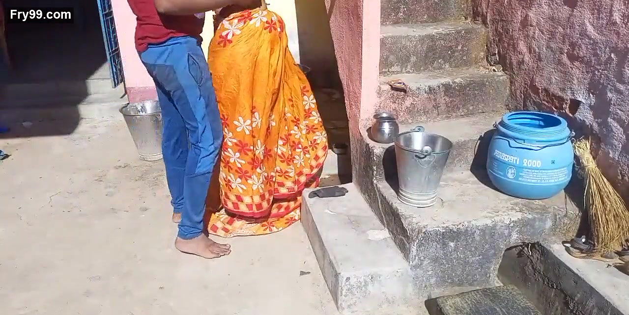 Indian neighborh bhabhi outdoor blowjob porn video