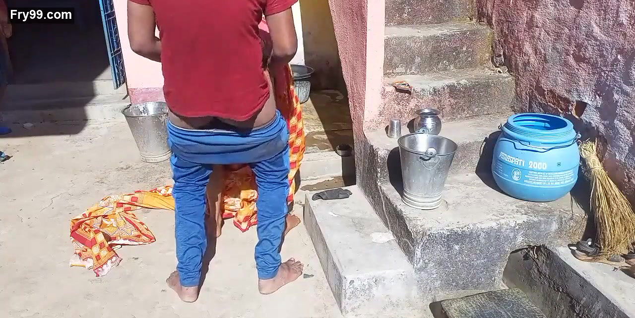 Indian neighborh bhabhi outdoor blowjob porn video