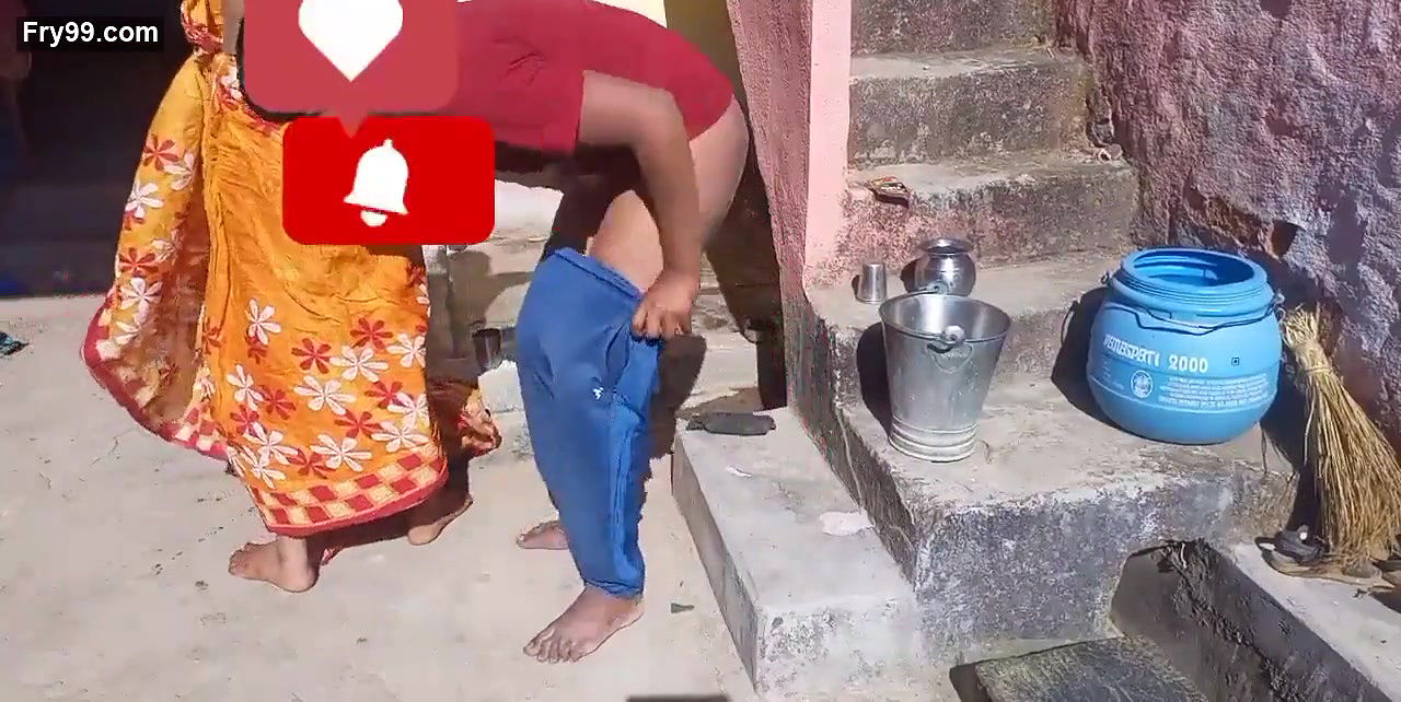 Indian neighborh bhabhi outdoor blowjob porn video