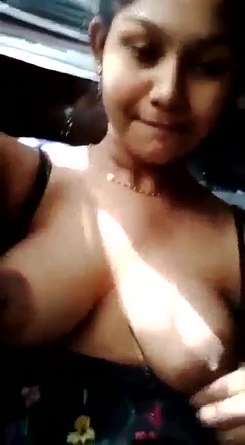 young girl boob show