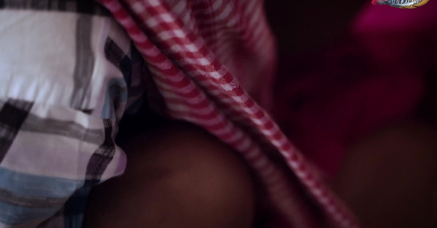 Doodh Nikal ne aaya Dudhwale Bhaiya Sudipa Bhoujai ki aur Chus Chus ke piya Bhabhiji ka doodh ( Hindi Audio ).  GoddesMahi  .