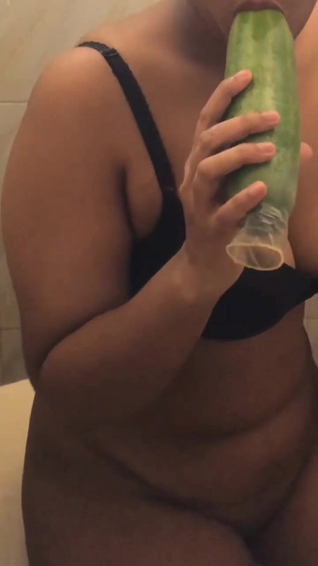 khira mein condom laagke chut mein ghusayi