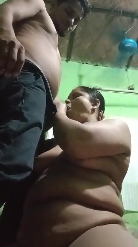 Dehati bhabhi Ke boobs Masal Masal Kar Muh Me Lund Pela