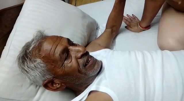 Naughty mature Indian couple latest MMS video