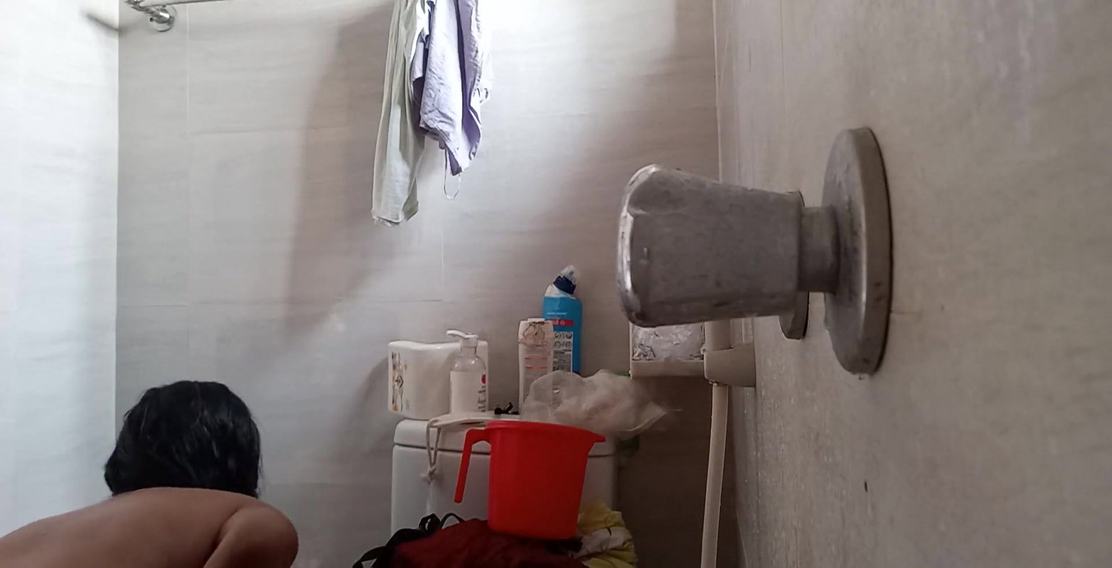 Bangladesh sexy aunty after showering